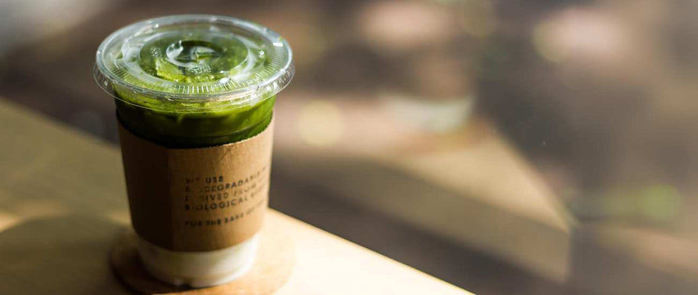 Iced matcha latte containing naturally occurring caffeine